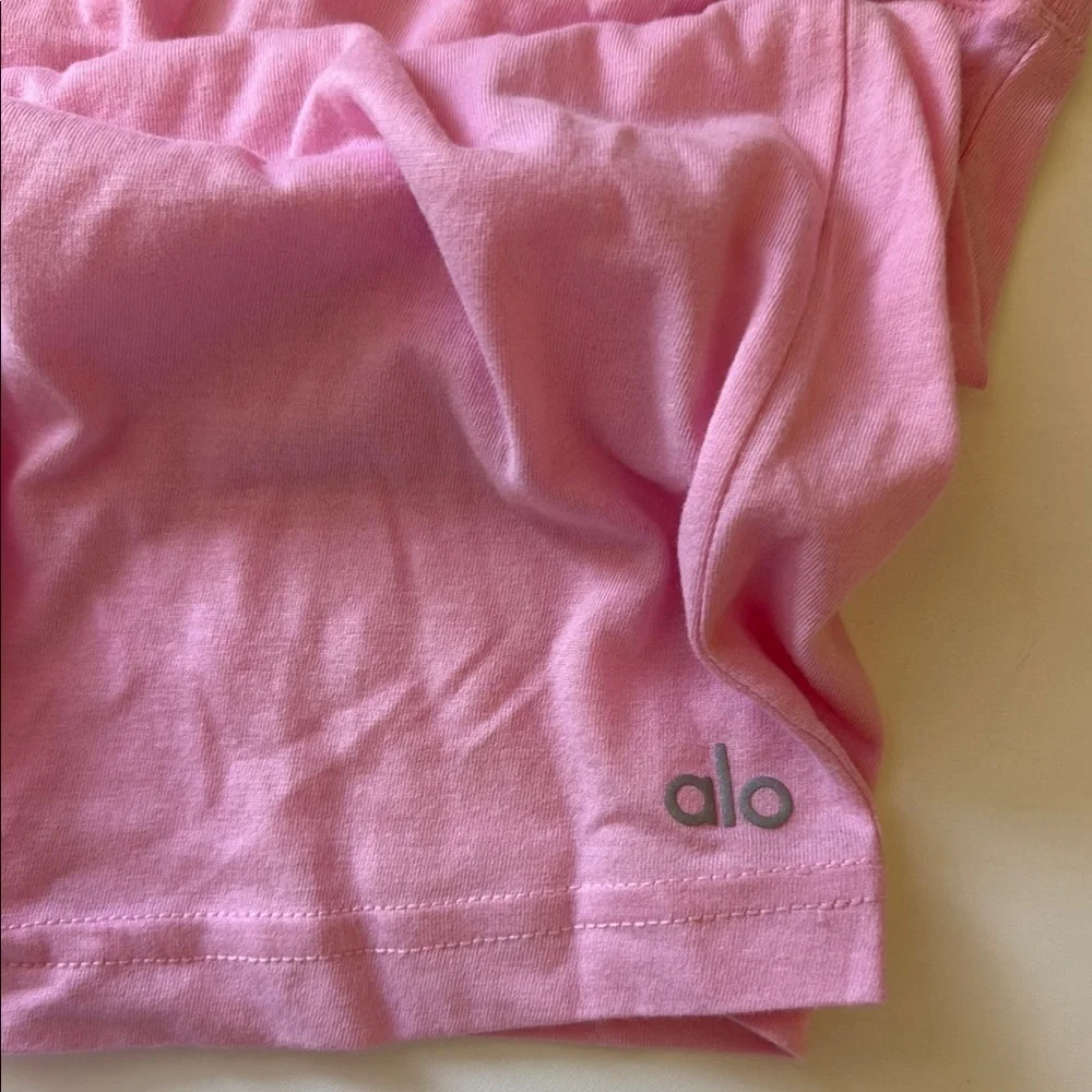 ALO Yoga Women's Light Pink V-Neck Tank Top